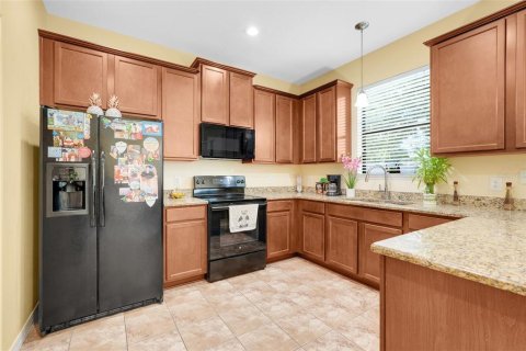 House in Kissimmee, Florida 4 bedrooms, 157.75 sq.m. № 1876614 - photo 12