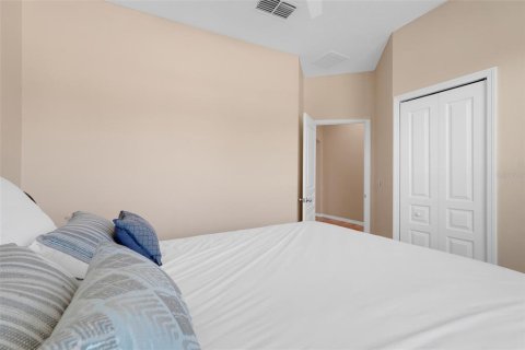 House in Kissimmee, Florida 4 bedrooms, 157.75 sq.m. № 1876614 - photo 20
