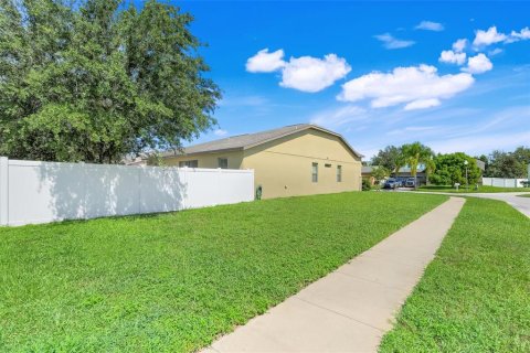 House in Kissimmee, Florida 4 bedrooms, 157.75 sq.m. № 1876614 - photo 30