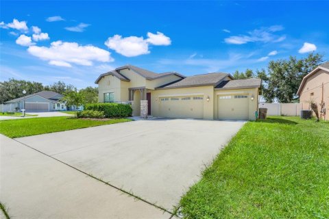 House in Kissimmee, Florida 4 bedrooms, 157.75 sq.m. № 1876614 - photo 3
