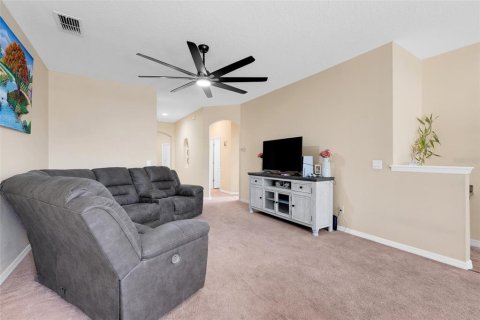 House in Kissimmee, Florida 4 bedrooms, 157.75 sq.m. № 1876614 - photo 10