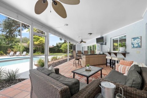 House in Tampa, Florida 4 bedrooms, 273.69 sq.m. № 1877280 - photo 6