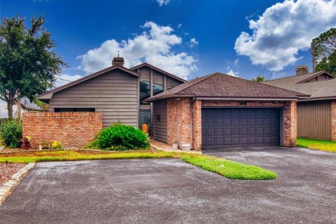 House in Sanford, Florida 3 bedrooms, 188.5 sq.m. № 2287618