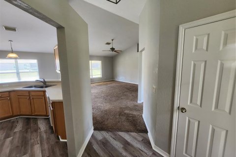 House in North Port, Florida 3 bedrooms, 163.69 sq.m. № 2122506 - photo 8