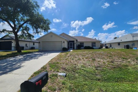 Villa ou maison à North Port, Floride 3 chambres, 163.69 m2 № 2122506
