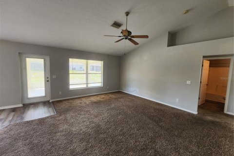 House in North Port, Florida 3 bedrooms, 163.69 sq.m. № 2122506 - photo 12