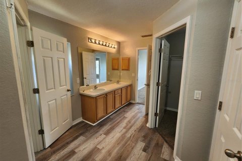 House in North Port, Florida 3 bedrooms, 163.69 sq.m. № 2122506 - photo 25