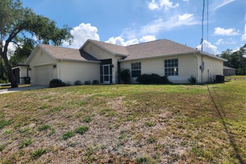 House in North Port, Florida 3 bedrooms, 163.69 sq.m. № 2122506 - photo 4