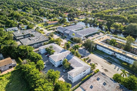 Commercial property in North Miami, Florida 1725.75 sq.m. № 1890170 - photo 27