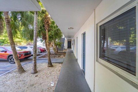 Commercial property in North Miami, Florida 1725.75 sq.m. № 1890170 - photo 10