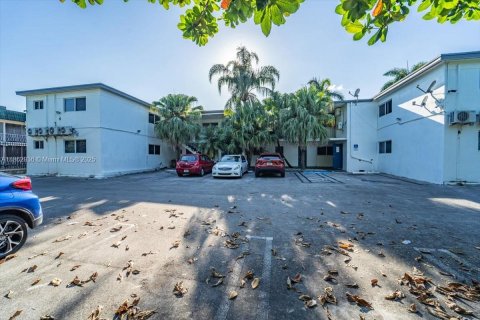Commercial property in North Miami, Florida 1725.75 sq.m. № 1890170 - photo 13