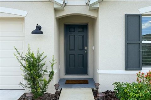 Casa en alquiler en Spring Hill, Florida, 4 dormitorios, 171.5 m2 № 1855969 - foto 2
