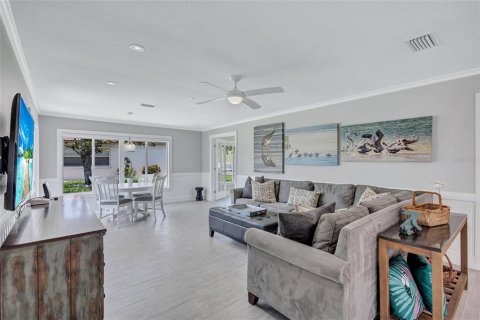 House in Sarasota, Florida 2 bedrooms, 108.23 sq.m. № 1780629 - photo 15