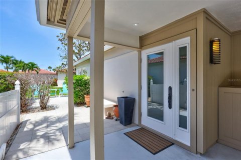 House in Sarasota, Florida 2 bedrooms, 108.23 sq.m. № 1780629 - photo 3