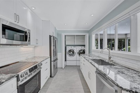 House in Sarasota, Florida 2 bedrooms, 108.23 sq.m. № 1780629 - photo 13
