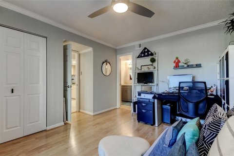 Condo in Clearwater, Florida, 2 bedrooms  № 2142288 - photo 16