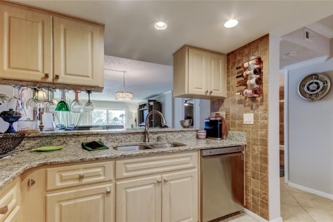 Condo in Clearwater, Florida, 2 bedrooms  № 2142288 - photo 9