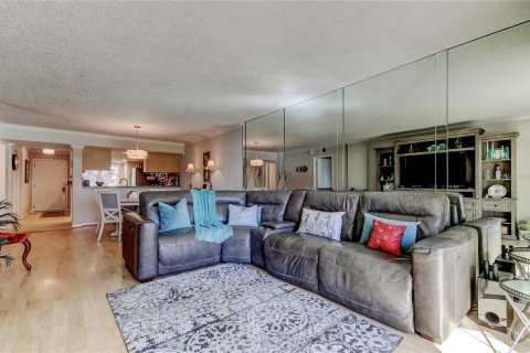 Condo in Clearwater, Florida, 2 bedrooms  № 2142288 - photo 23