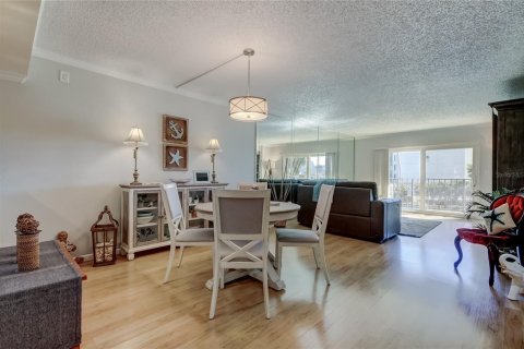 Condo in Clearwater, Florida, 2 bedrooms  № 2142288 - photo 20