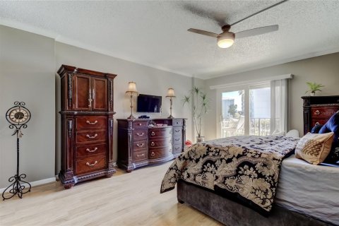 Condo in Clearwater, Florida, 2 bedrooms  № 2142288 - photo 26