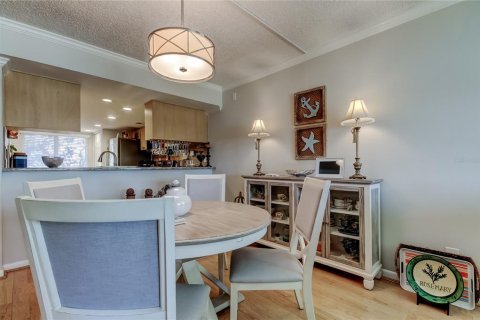 Condo in Clearwater, Florida, 2 bedrooms  № 2142288 - photo 19