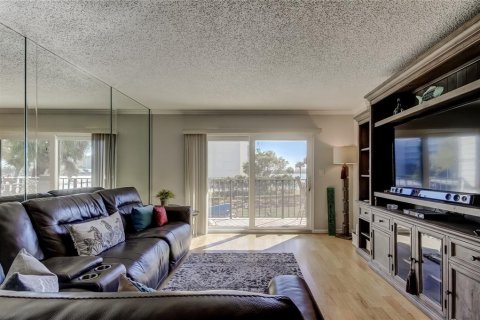 Condo in Clearwater, Florida, 2 bedrooms  № 2142288 - photo 24