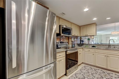 Condo in Clearwater, Florida, 2 bedrooms  № 2142288 - photo 11