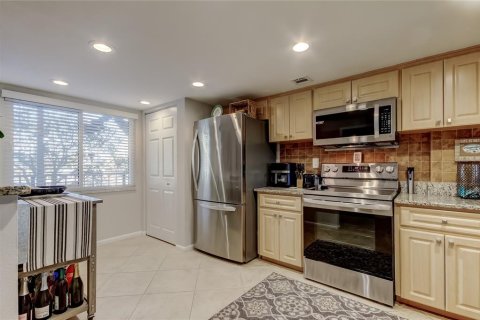 Condo in Clearwater, Florida, 2 bedrooms  № 2142288 - photo 3