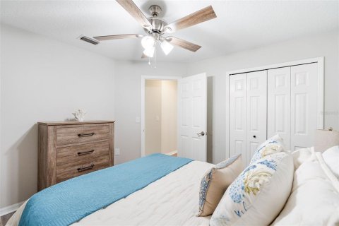 House in Weeki Wachee, Florida 3 bedrooms, 142.42 sq.m. № 2273064 - photo 22