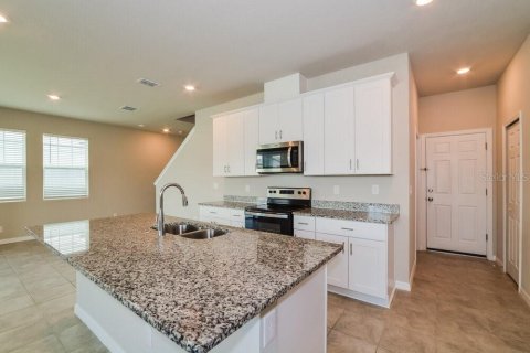Villa ou maison à louer à Minneola, Floride: 3 chambres, 214.05 m2 № 2389077 - photo 7