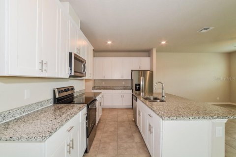 Villa ou maison à louer à Minneola, Floride: 3 chambres, 214.05 m2 № 2389077 - photo 8
