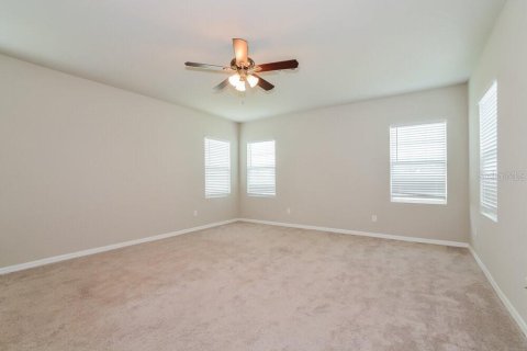Villa ou maison à louer à Minneola, Floride: 3 chambres, 214.05 m2 № 2389077 - photo 9