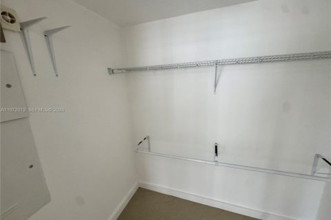 Снять в аренду кондоминиум в Майами, Флорида 2 спальни, 123.28м2, № 2042276 - фото 30