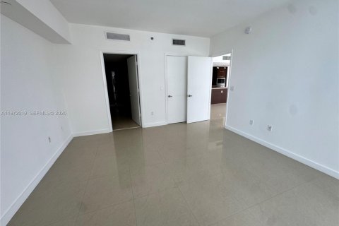 Снять в аренду кондоминиум в Майами, Флорида 2 спальни, 123.28м2, № 2042276 - фото 28
