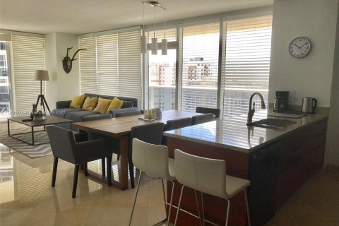 Снять в аренду кондоминиум в Халландейл-Бич, Флорида 2 спальни, 135.45м2, № 1985297 - фото 3