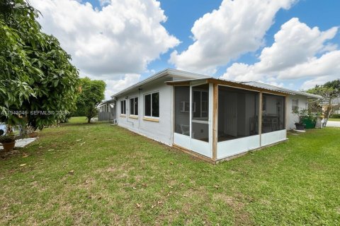 Villa ou maison à vendre à Tamarac, Floride: 2 chambres, 146.69 m2 № 1999397 - photo 18