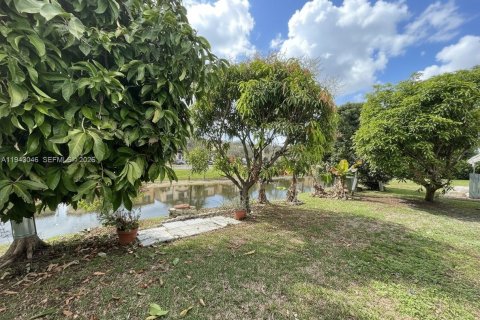 Villa ou maison à vendre à Tamarac, Floride: 2 chambres, 146.69 m2 № 1999397 - photo 20