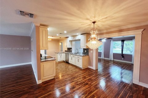 Villa ou maison à vendre à Tamarac, Floride: 2 chambres, 146.69 m2 № 1999397 - photo 5