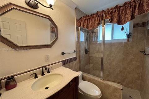 Villa ou maison à vendre à Tamarac, Floride: 2 chambres, 146.69 m2 № 1999397 - photo 15