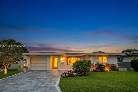 Villa ou maison à vendre à Tamarac, Floride: 2 chambres, 146.69 m2 № 1999397 - photo 25