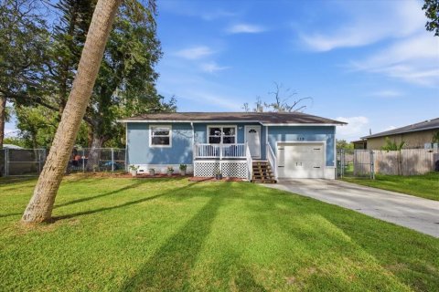 House in Bradenton, Florida 3 bedrooms, 107.21 sq.m. № 2113652