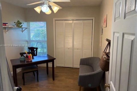 Купить виллу или дом в Хомстед, Флорида 4 спальни, 167.22м2, № 1929464 - фото 11