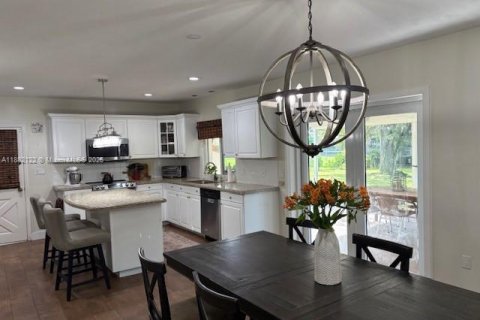 Купить виллу или дом в Хомстед, Флорида 4 спальни, 167.22м2, № 1929464 - фото 9