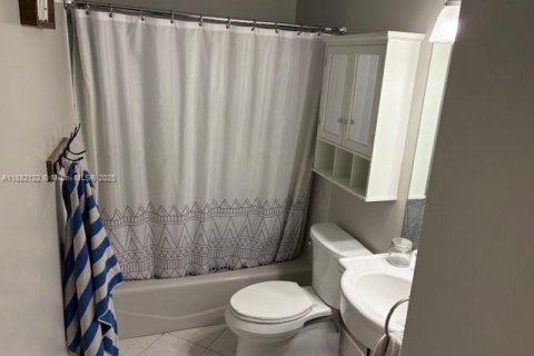 Купить виллу или дом в Хомстед, Флорида 4 спальни, 167.22м2, № 1929464 - фото 13