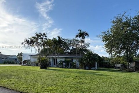 Купить виллу или дом в Хомстед, Флорида 4 спальни, 167.22м2, № 1929464 - фото 16