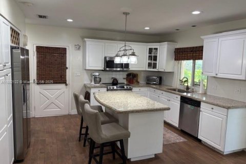 Купить виллу или дом в Хомстед, Флорида 4 спальни, 167.22м2, № 1929464 - фото 10