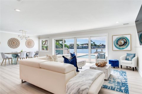 Casa en venta en North Redington Beach, Florida, 5 dormitorios, 349.96 m2 № 1886984 - foto 26