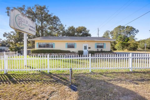 Commercial property in Orange City, Florida 128.21 sq.m. № 2113351 - photo 2