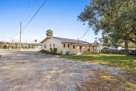 Commercial property in Orange City, Florida 128.21 sq.m. № 2113351 - photo 3