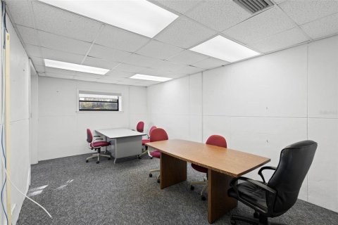 Commercial property in Orange City, Florida 128.21 sq.m. № 2113351 - photo 21